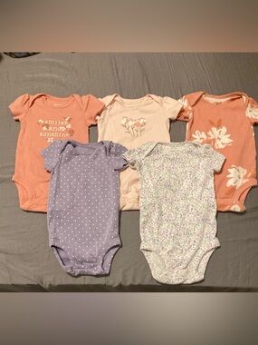 Carter's set of 5 Peach, Lavender Floral Baby One-Piece Bodysuit Set NWOT